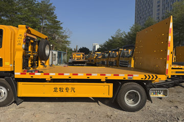 ����HOWOͳ˧ 170���� 4X2 ��ʿ��8�� ���ϳ�(��������)ͼƬ