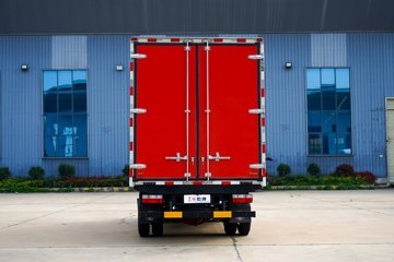 ����Ǭ��K6 180���� 2.5L���� 4X2 ��ʿ��6�� ���� 4.1����س�ͼƬ