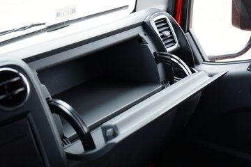 ����Ǭ��K6 180���� 2.5L���� 4X2 ��ʿ��6�� ���� 4.1����س�ͼƬ