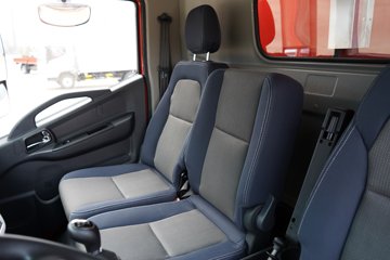 ����Ǭ��K6 180���� 2.5L���� 4X2 ��ʿ��6�� ���� 4.1����س�ͼƬ