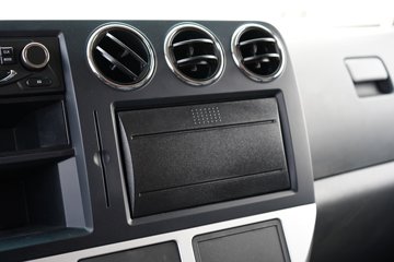 ����Ǭ��K6 180���� 2.5L���� 4X2 ��ʿ��6�� ���� 4.1����س�ͼƬ