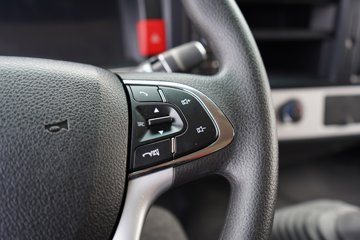 ����Ǭ��K6 180���� 2.5L���� 4X2 ��ʿ��6�� ���� 4.1����س�ͼƬ