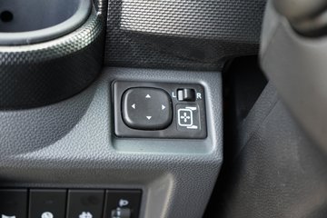 ����Ǭ��K6 180���� 2.5L���� 4X2 ��ʿ��6�� ���� 4.1����س�ͼƬ