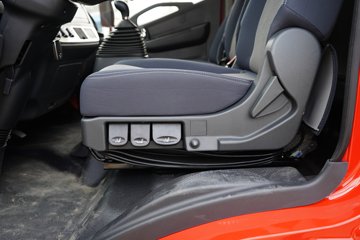 ����Ǭ��K6 180���� 2.5L���� 4X2 ��ʿ��6�� ���� 4.1����س�ͼƬ