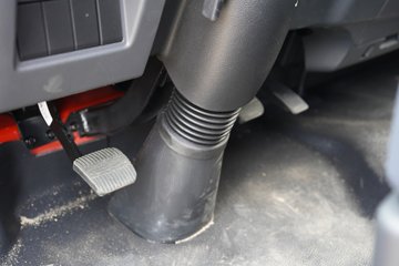 ����Ǭ��K6 180���� 2.5L���� 4X2 ��ʿ��6�� ���� 4.1����س�ͼƬ
