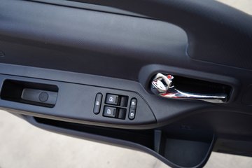 ����Ǭ��K6 180���� 2.5L���� 4X2 ��ʿ��6�� ���� 4.1����س�ͼƬ
