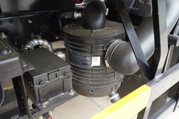����Ǭ��K6 180���� 2.5L���� 4X2 ��ʿ��6�� ���� 4.1����س�ͼƬ