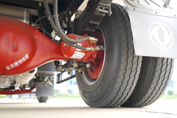 ����Ǭ��K6 180���� 2.5L���� 4X2 ��ʿ��6�� ���� 4.1����س�ͼƬ