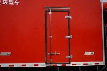 ����Ǭ��K6 180���� 2.5L���� 4X2 ��ʿ��6�� ���� 4.1����س�ͼƬ