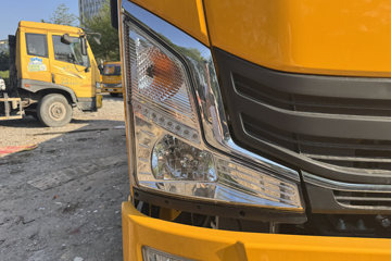 ���������ȷ�M3 180���� 4X2 ���ϳ�(��������)ͼƬ