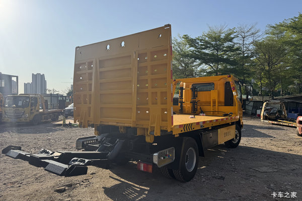 广州白云区重载蓝牌清障车，轻松拖运工程机械，现车现定现提！