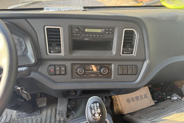 ���������ȷ�M3 180���� 4X2 ���ϳ�(��������)ͼƬ