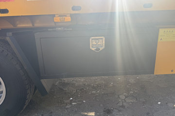 ���������ȷ�M3 180���� 4X2 ���ϳ�(��������)ͼƬ