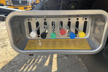 ���������ȷ�M3 180���� 4X2 ���ϳ�(��������)ͼƬ