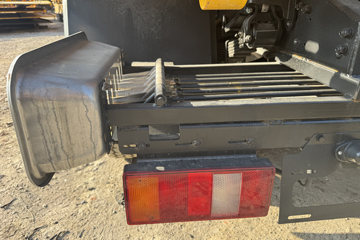 ���������ȷ�M3 180���� 4X2 ���ϳ�(��������)ͼƬ