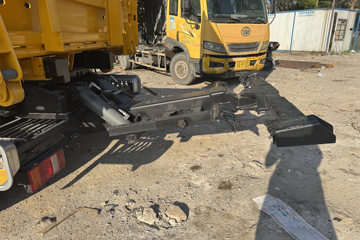 ���������ȷ�M3 180���� 4X2 ���ϳ�(��������)ͼƬ