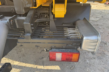 ���������ȷ�M3 180���� 4X2 ���ϳ�(��������)ͼƬ