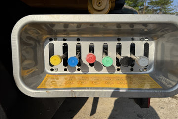 ���������ȷ�M3 180���� 4X2 ���ϳ�(��������)ͼƬ