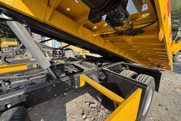 ���������ȷ�M3 180���� 4X2 ���ϳ�(��������)ͼƬ