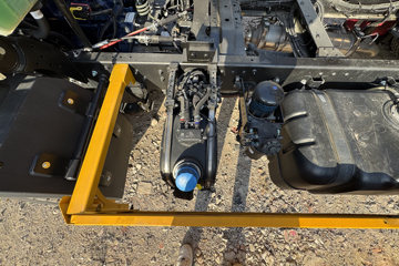 ���������ȷ�M3 180���� 4X2 ���ϳ�(��������)ͼƬ