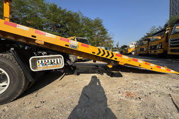 ���������ȷ�M3 180���� 4X2 ���ϳ�(��������)ͼƬ