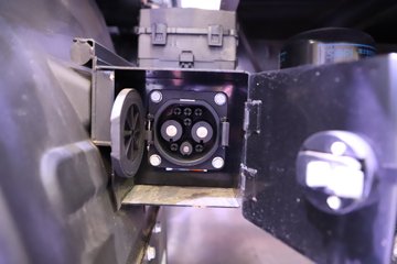����Ծ�� ����T1 ���а� ��ɲ 4.17�׵��Ŵ��綯��ʽ�Ῠ ����ʱ��100.07kWhͼƬ