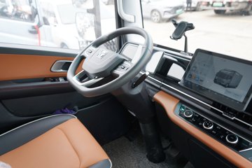 �칤�Ῠ ���� �߶� ��ɲ 4.4�׵��Ŵ��綯��ʽ�Ῠ �д��º�133.94kWhͼƬ