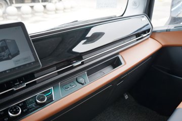 �칤�Ῠ ���� �߶� ��ɲ 4.4�׵��Ŵ��綯��ʽ�Ῠ �д��º�133.94kWhͼƬ