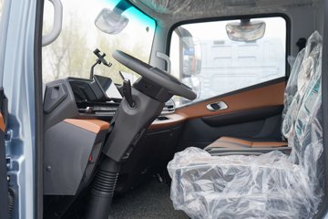 �칤�Ῠ ���� �߶� ��ɲ 4.4�׵��Ŵ��綯��ʽ�Ῠ �д��º�133.94kWhͼƬ