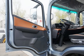 �칤�Ῠ ���� �߶� ��ɲ 4.4�׵��Ŵ��綯��ʽ�Ῠ �д��º�133.94kWhͼƬ