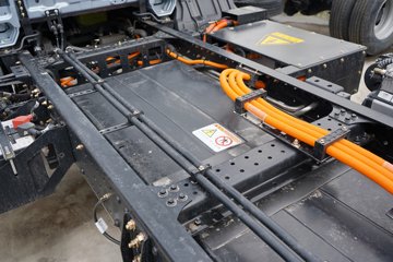 �칤�Ῠ ���� �߶� ��ɲ 4.4�׵��Ŵ��綯��ʽ�Ῠ �д��º�133.94kWhͼƬ