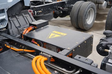 �칤�Ῠ ���� �߶� ��ɲ 4.4�׵��Ŵ��綯��ʽ�Ῠ �д��º�133.94kWhͼƬ