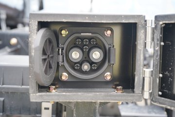 �칤�Ῠ ���� �߶� ��ɲ 4.4�׵��Ŵ��綯��ʽ�Ῠ �д��º�133.94kWhͼƬ