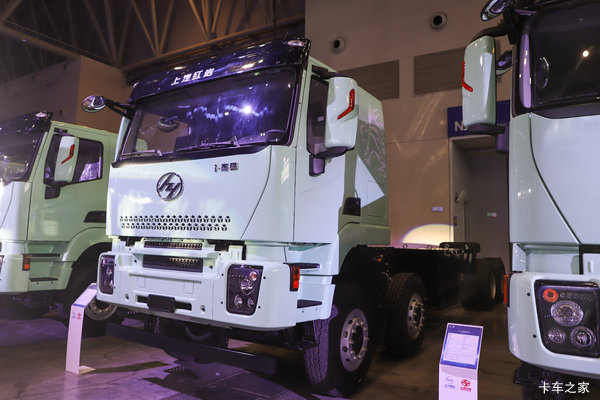 上汽红岩i杰狮 重载版 8X4 9米纯电动自卸车 宁德时代600kWh
