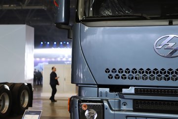 ��������i��ʨ ���ذ� 6X4 �߶� ���綯ǣ���� ����ʱ��600kWhͼƬ