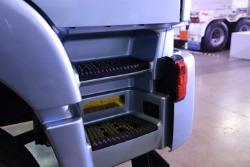 ��������i��ʨ ���ذ� 6X4 ƽ�� ���綯ǣ���� ����ʱ��400kWhͼƬ