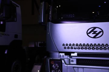 ��������i��ʨ ���ذ� 6X4 ƽ�� ���綯ǣ���� ����ʱ��400kWhͼƬ