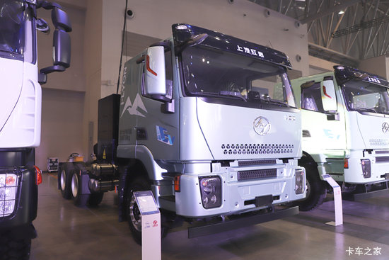 ��������i��ʨ ���ذ� 6X4 ƽ�� ���綯ǣ���� ����ʱ��400kWh