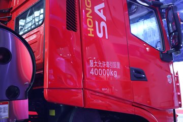 �������ҽ�ʨ ���ذ� 14.6L LNG 560���� 6X4 ��ʿ��16�� AMT�Զ��� �߶� ǣ����ͼƬ