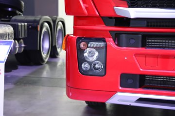 �������ҽ�ʨ ���ذ� 14.6L LNG 560���� 6X4 ��ʿ��16�� AMT�Զ��� �߶� ǣ����ͼƬ