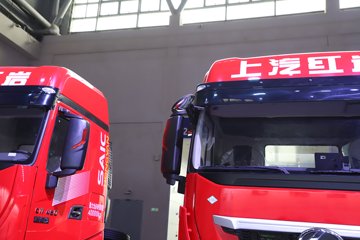 �������ҽ�ʨ ���ذ� 14.6L LNG 560���� 6X4 ��ʿ��16�� AMT�Զ��� �߶� ǣ����ͼƬ