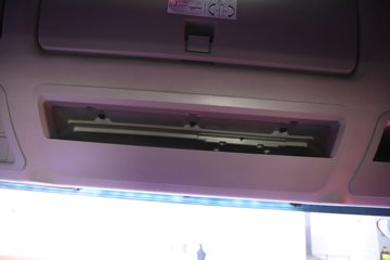 �������ҽ�ʨ ���ذ� 14.6L LNG 560���� 6X4 ��ʿ��16�� AMT�Զ��� �߶� ǣ����ͼƬ