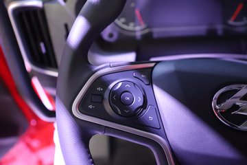 �������ҽ�ʨ ���ذ� 14.6L LNG 560���� 6X4 ��ʿ��16�� AMT�Զ��� �߶� ǣ����ͼƬ