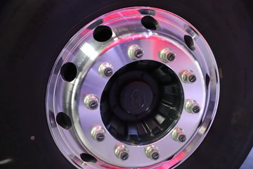 �������ҽ�ʨ ���ذ� 14.6L LNG 560���� 6X4 ��ʿ��16�� AMT�Զ��� �߶� ǣ����ͼƬ