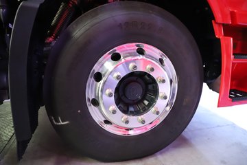 �������ҽ�ʨ ���ذ� 14.6L LNG 560���� 6X4 ��ʿ��16�� AMT�Զ��� �߶� ǣ����ͼƬ