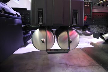 �������ҽ�ʨ ���ذ� 14.6L LNG 560���� 6X4 ��ʿ��16�� AMT�Զ��� �߶� ǣ����ͼƬ