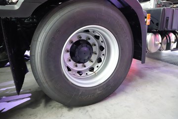 �������ҽ�ʨ ���ذ� 14.6L LNG 560���� 6X4 ��ʿ��16�� AMT�Զ��� �߶� ǣ����ͼƬ