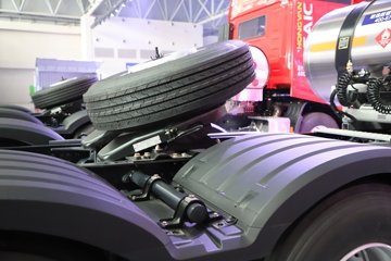 �������ҽ�ʨ ���ذ� 14.6L LNG 560���� 6X4 ��ʿ��16�� AMT�Զ��� �߶� ǣ����ͼƬ