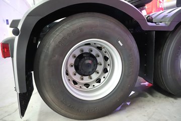 �������ҽ�ʨ ���ذ� 14.6L LNG 560���� 6X4 ��ʿ��16�� AMT�Զ��� �߶� ǣ����ͼƬ