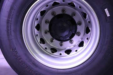 �������ҽ�ʨ ���ذ� 14.6L LNG 560���� 6X4 ��ʿ��16�� AMT�Զ��� �߶� ǣ����ͼƬ